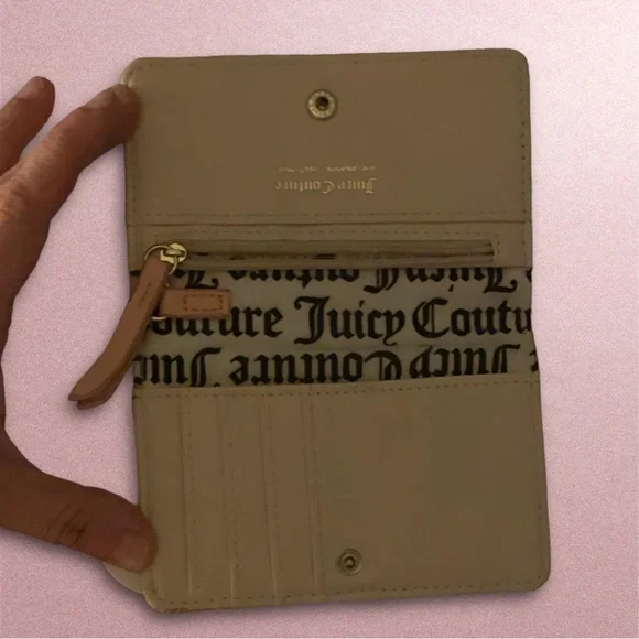 ‼️SOLD‼️🌼Juicy Couture Hearts & Soul Forget Me Not Wallet, Pink - Picture 3 of 4